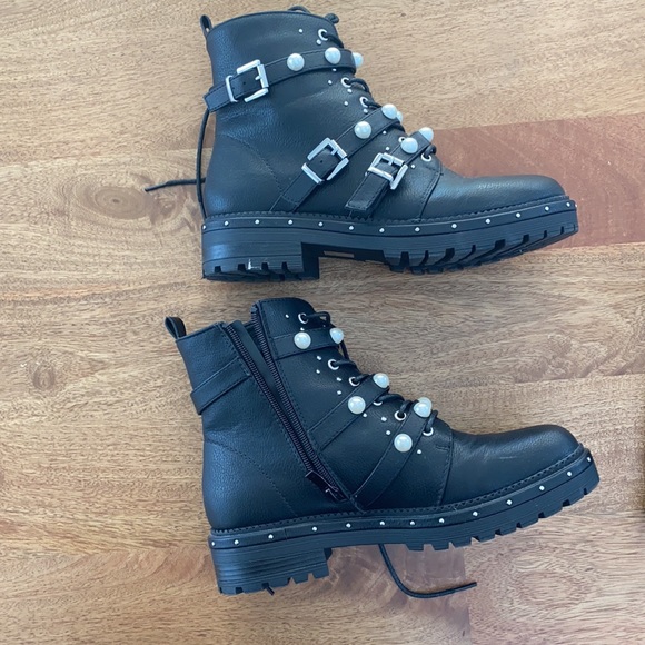 Pretty Little Thing Biker Boots - Picture 3 of 12